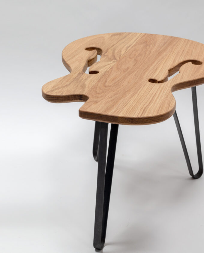 Ruwdesign-Guitar-Table-Hollow-Body-Close-Schuin