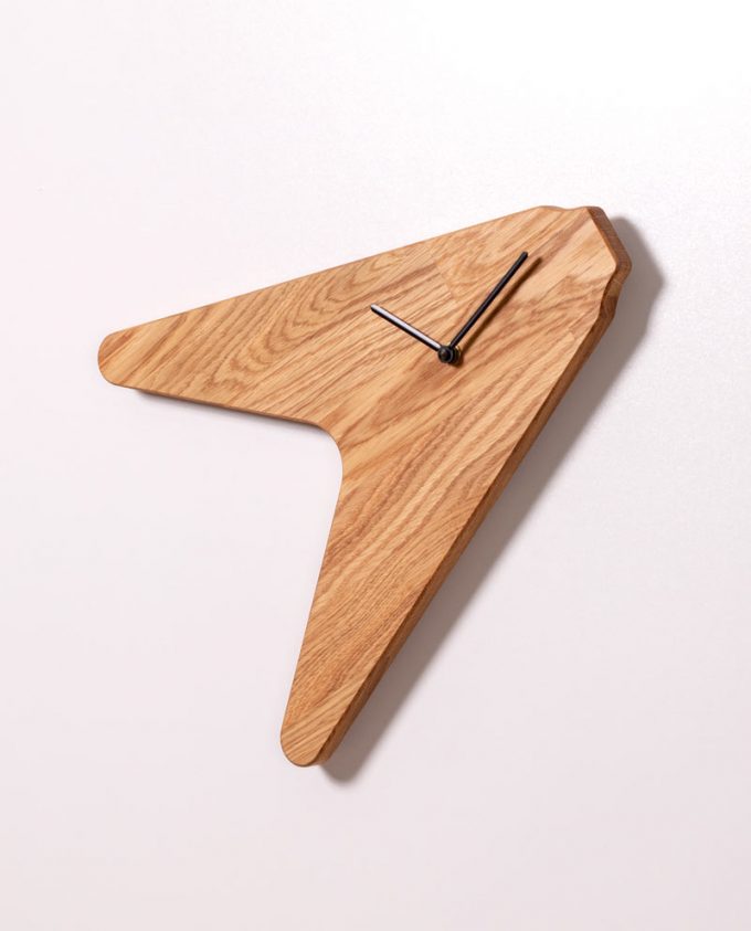 wall-guitar-clock-the-v-oak-ruwdesign