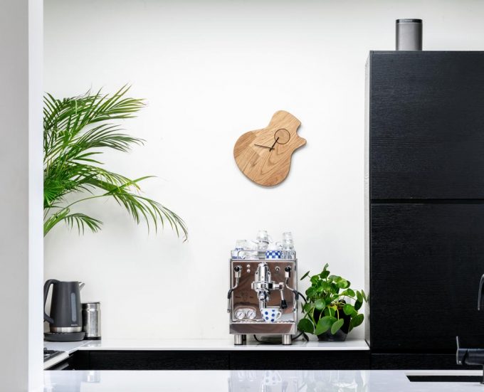 Ruwdesign-acoustic-guitar-clock-the-grand-kitchen-coffee-machine