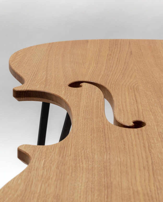 Ruwdesign-Coffee-Table-The-Classic-Oak-Wood-Violin-Top-web