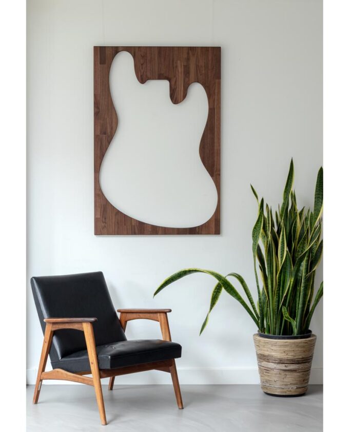 Ruwdesign-Guitar-Wall-Art-J-bass-walnut2web